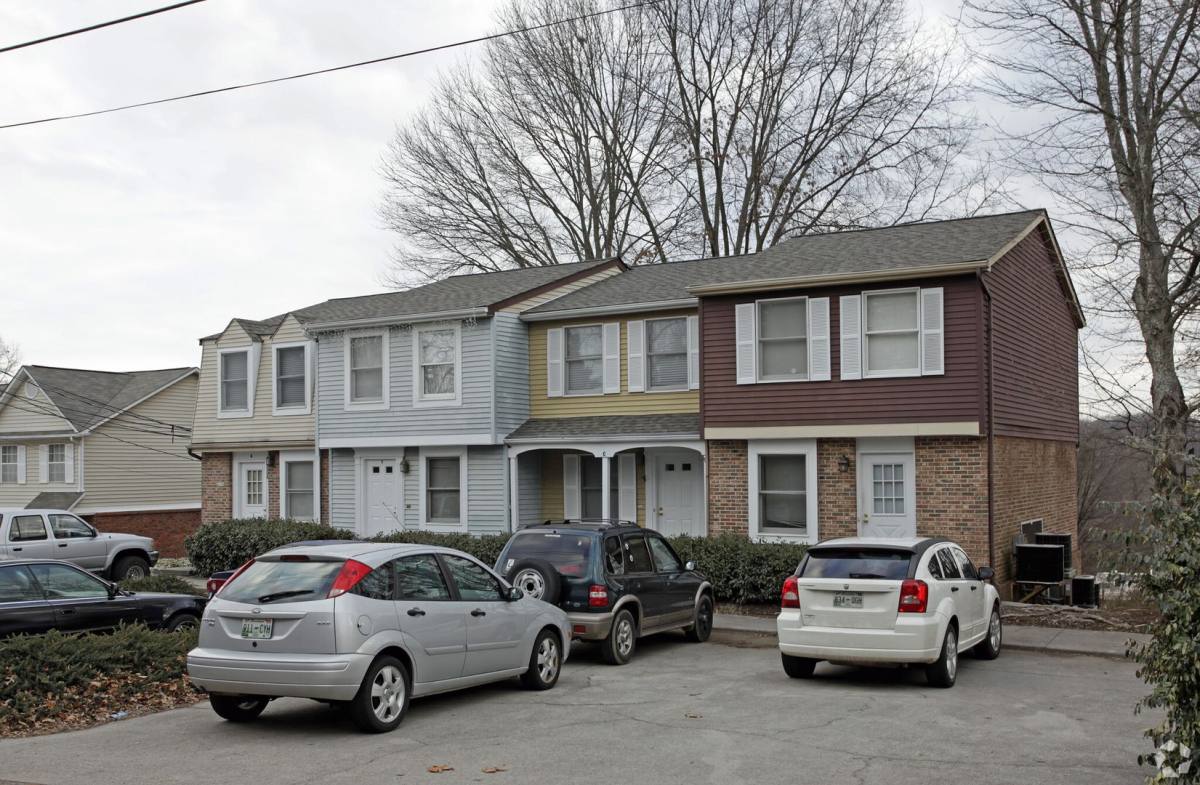 Townhouse for rent at 2128 Belle Terra Rd, Knoxville, TN 37923