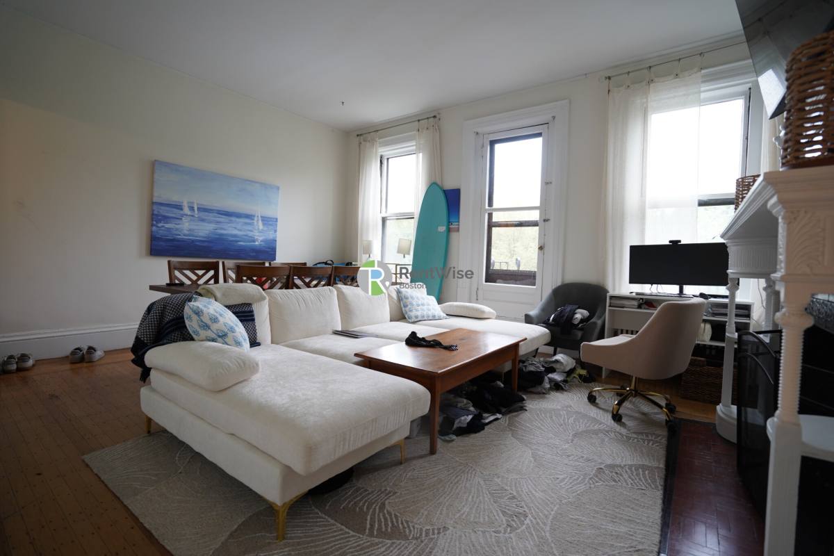 Apartment for rent at 172 Commonwealth Ave #6, Boston, MA 02116