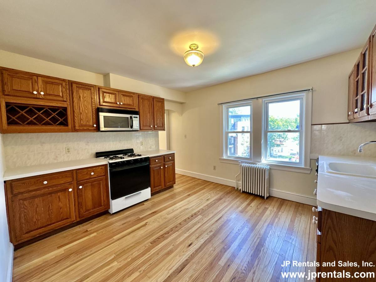 Apartment for rent at 12 Pinehurst St #2 Co, Roslindale, MA 02131