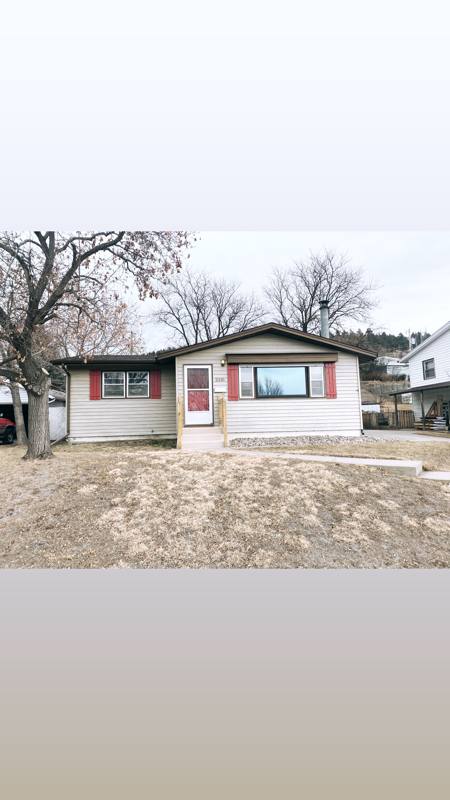 House for rent at 2210 Alamo Dr, Rapid City, SD 57702