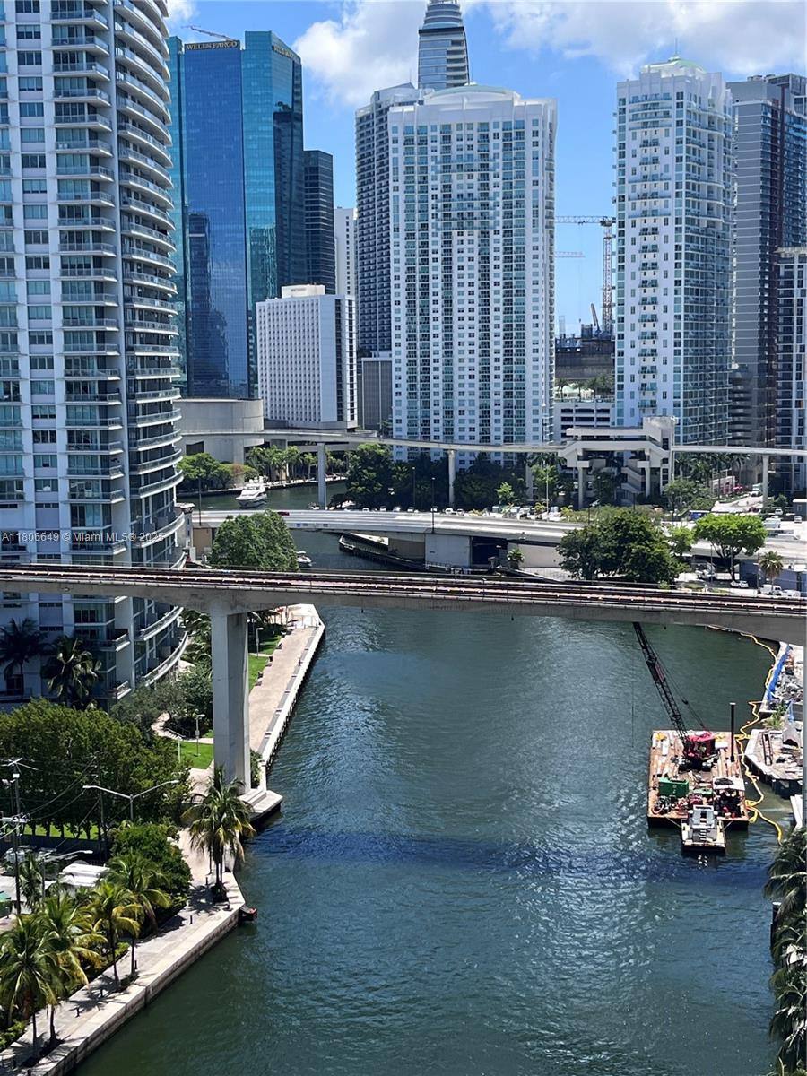 House for rent at 185 SW 7th St #1501, Miami, FL 33130