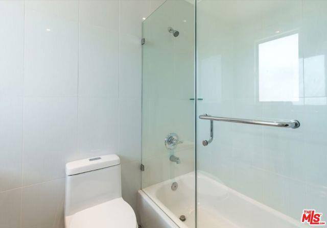 Apartment for rent at 130 San Vicente Blvd #138 C, Santa Monica, CA 90402
