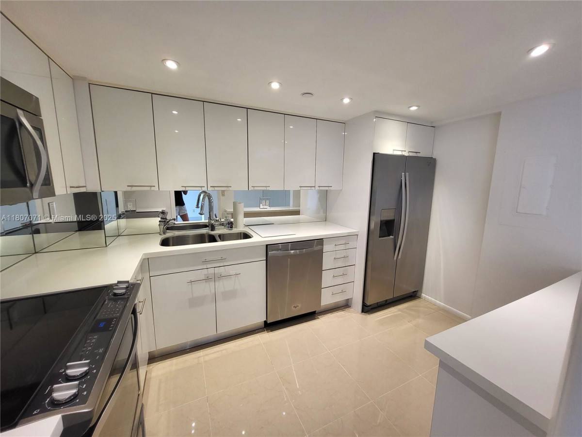 Condo for rent at 1000 Quayside Terrace #510, Miami, FL 33138