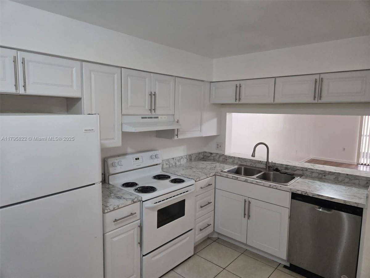 Apartment for rent at 2257 SW 80th Terrace, Hollywood, FL 33025