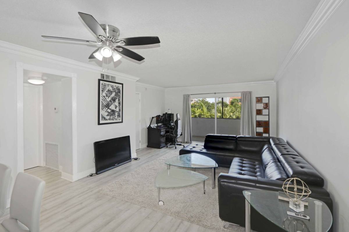 House for rent at 6886 N Kendall Dr #D405, Miami, FL 33156