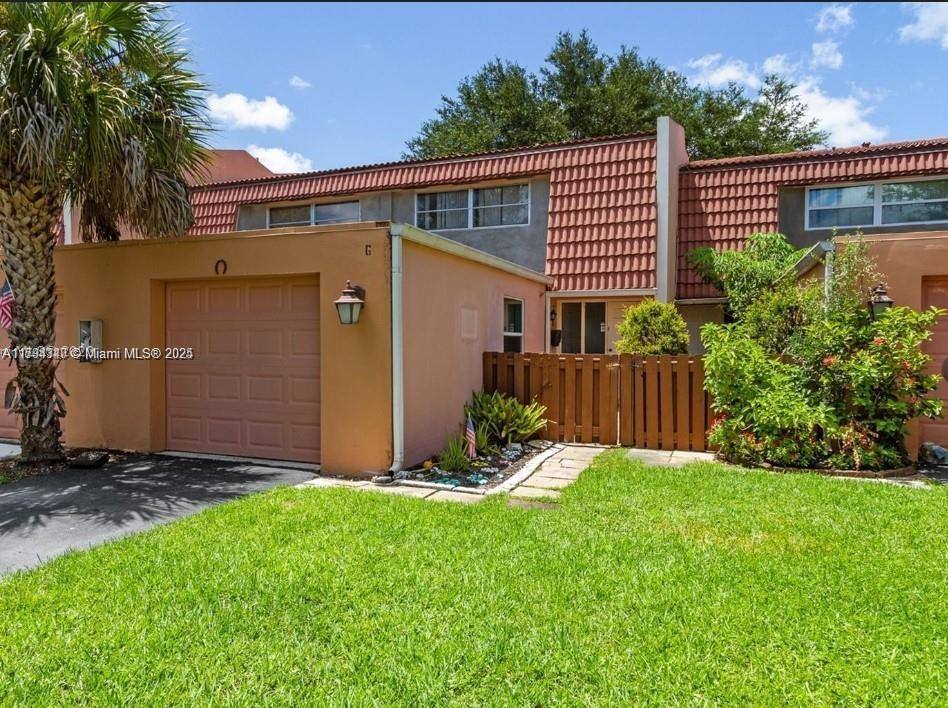 Townhouse for rent at 8605 NW 35th Court #G, Coral Springs, FL 33065