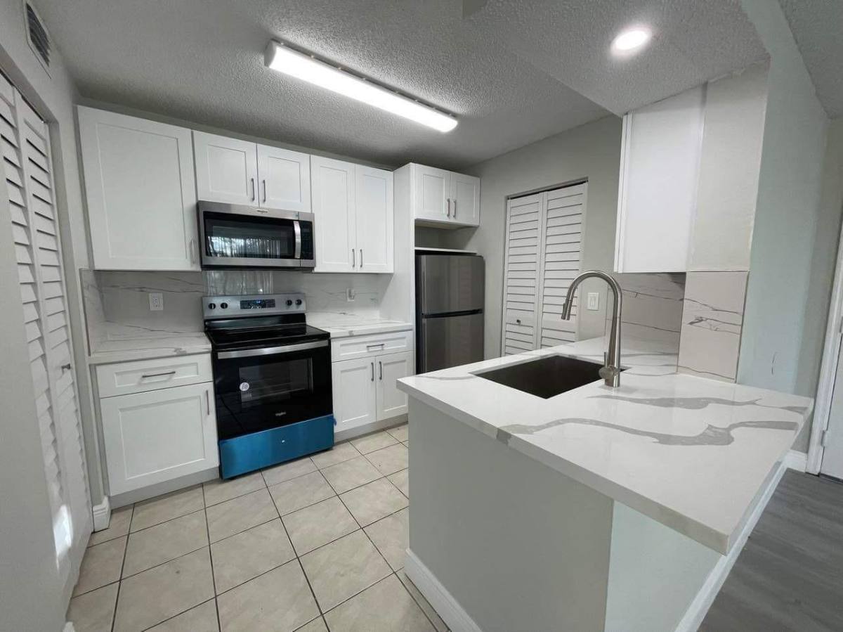 Apartment for rent at 4055 W McNab Rd, Pompano Beach, FL 33069