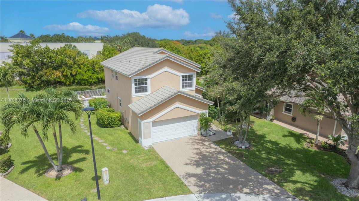 House for rent at 7423 NW 70th Ave, Pompano Beach, FL 33067