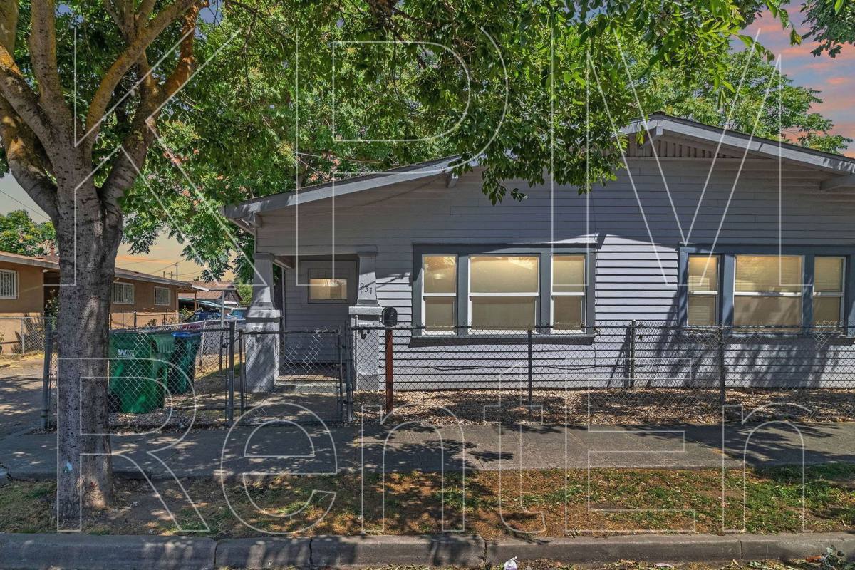 Apartment for rent at 231 E 6th St, Stockton, CA 95206