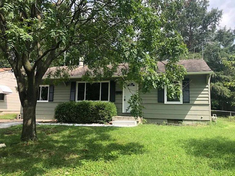 House for rent at 1103 N Atherton Rd, Independence, MO 64056