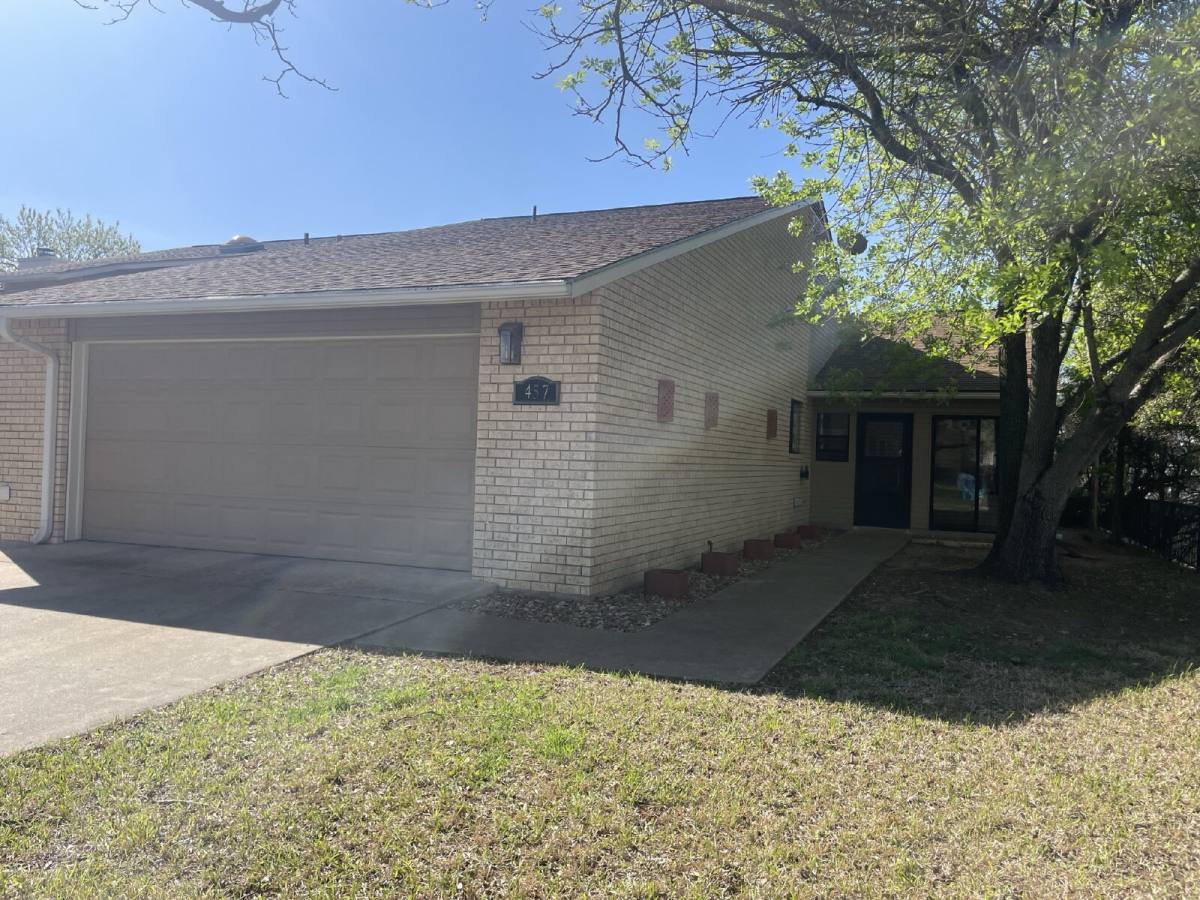 Townhouse for rent at 457 Summit Circle, Fredericksburg, TX 78624