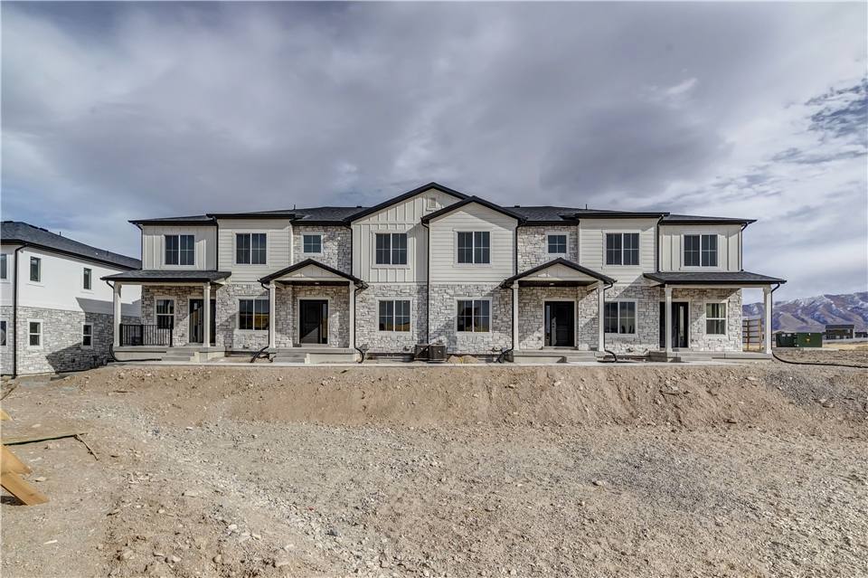 Townhouse for rent at 515 W Caroles Way #123, Tooele, UT 84074