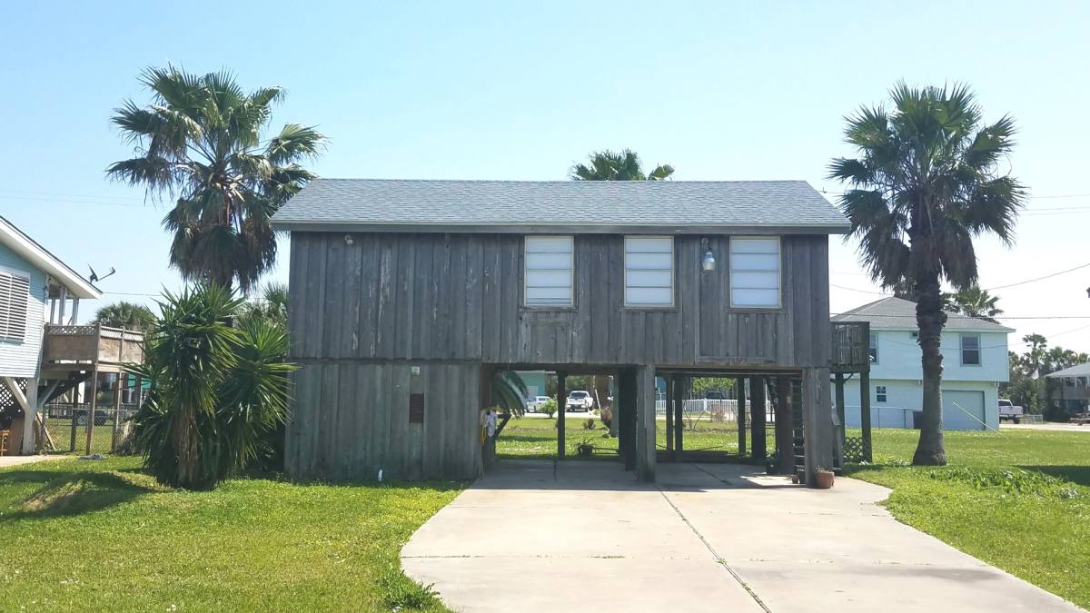 House for rent at 16543 Jamaica Inn, Galveston, TX 77554