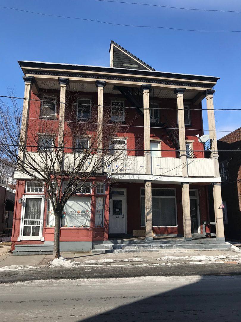 Apartment for rent at 44 Mauch Chunk St, Tamaqua, PA 18252