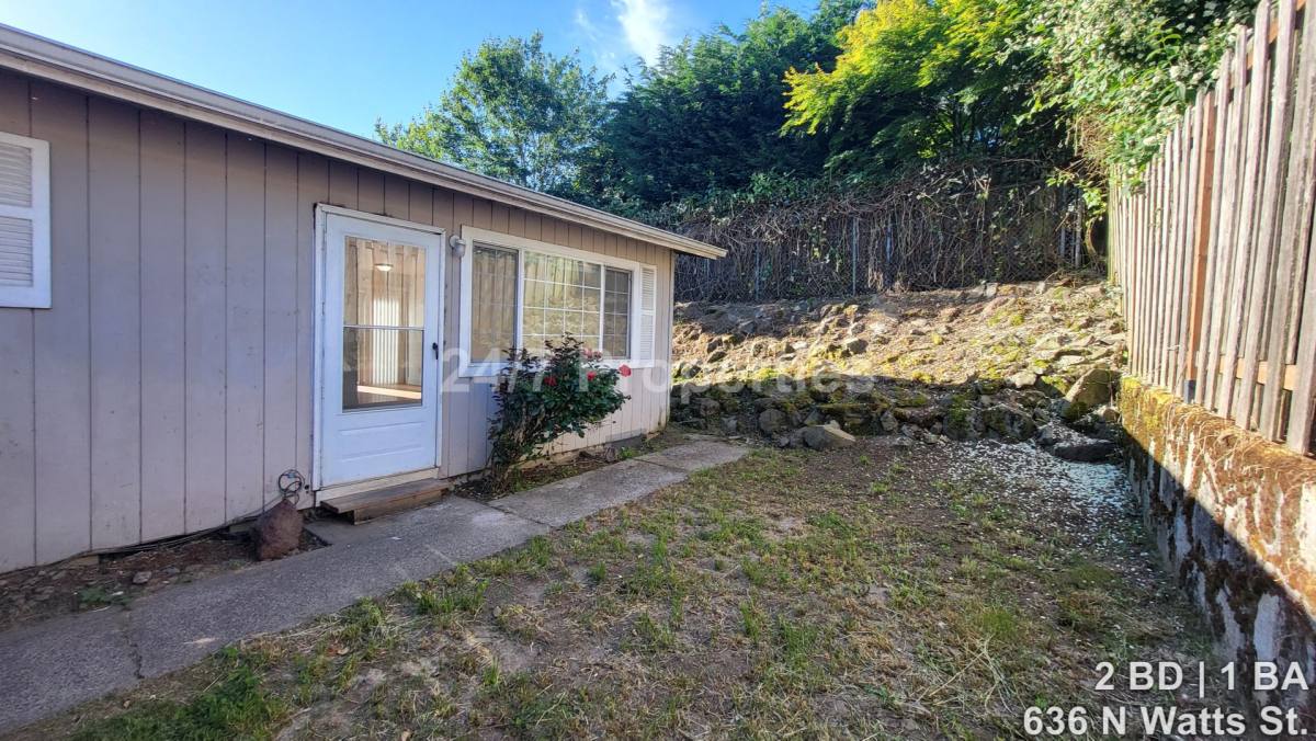 Townhouse for rent at 634 N Watts St, Portland, OR 97217