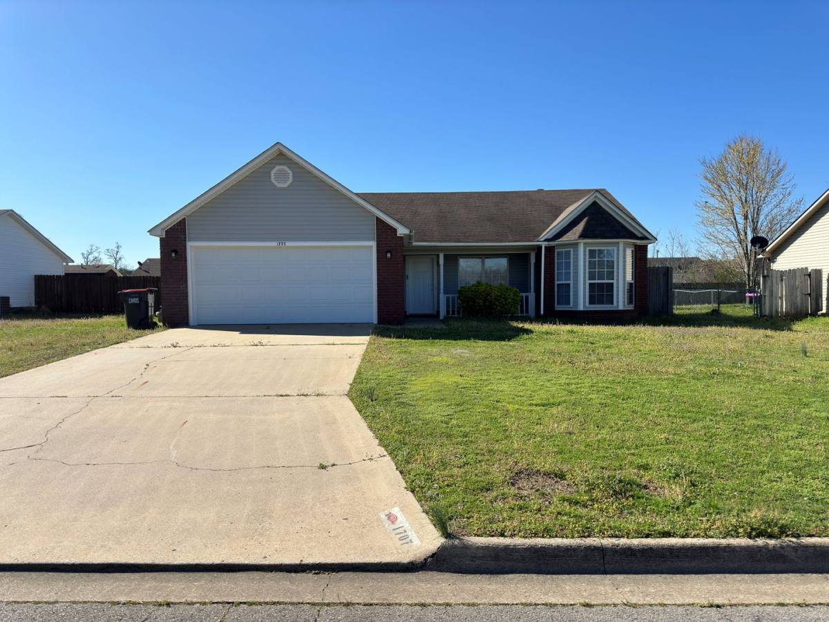 House for rent at 1707 Plumbark Dr, Greenwood, AR 72936