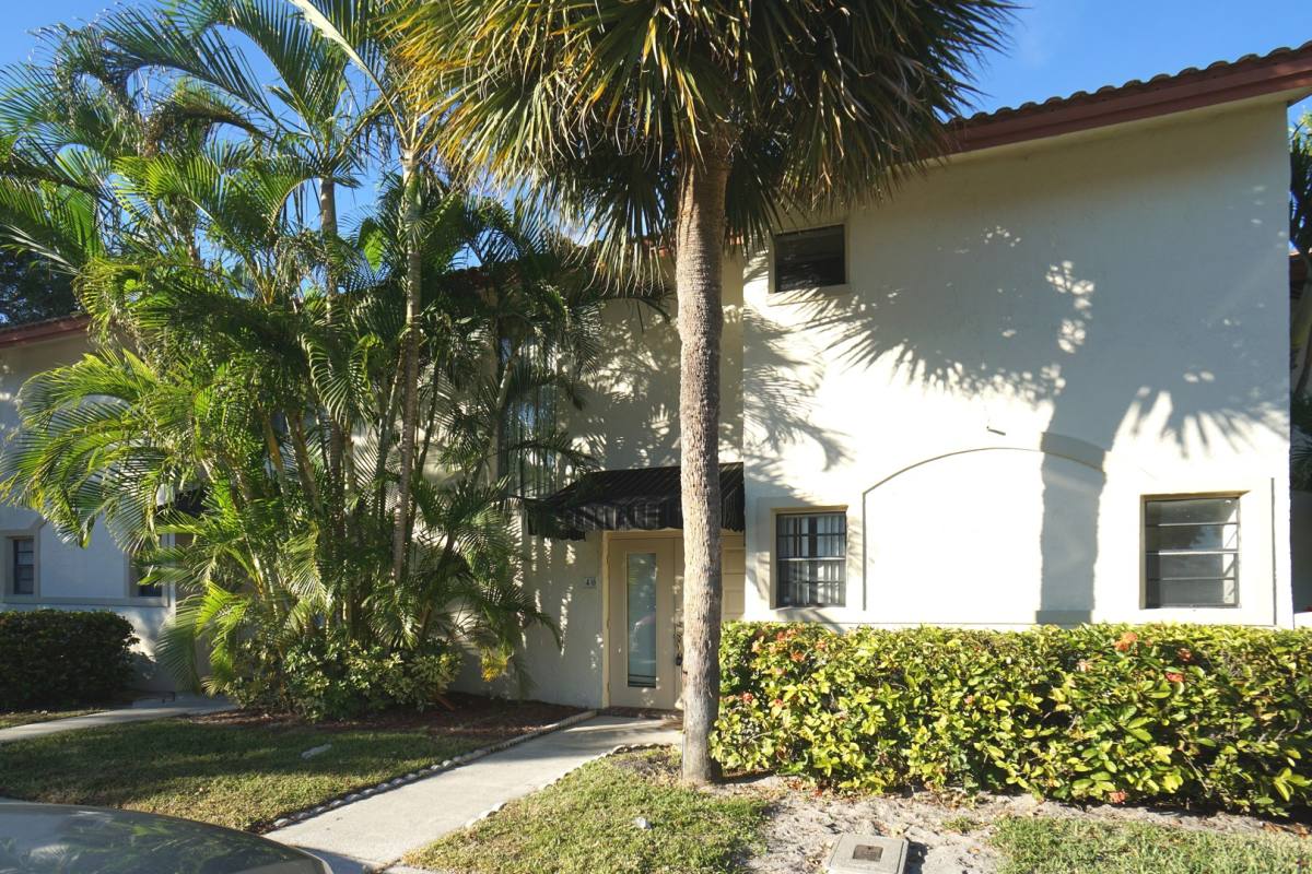 Townhouse for rent at 7200 NW 2nd Ave, Boca Raton, FL 33487
