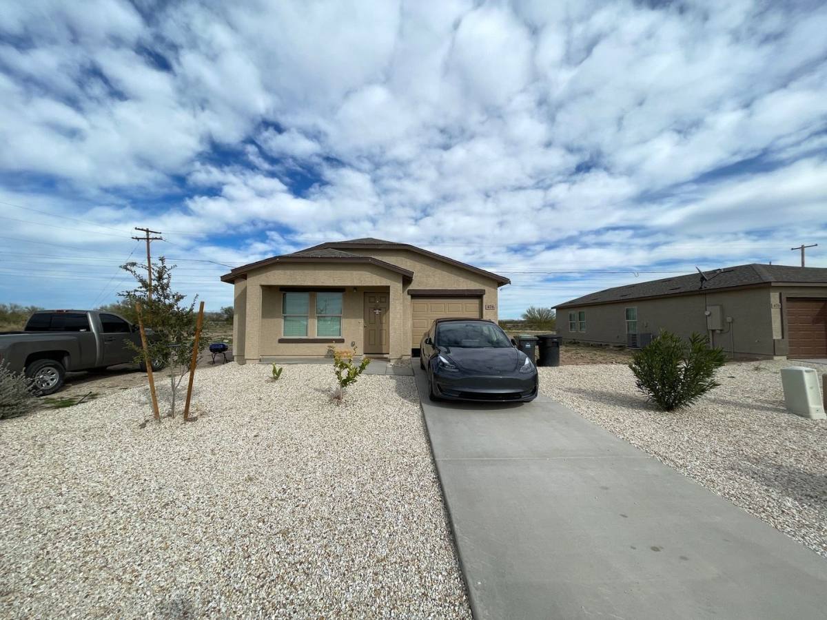 House for rent at 476 W Reizen Dr, Morristown, AZ 85342