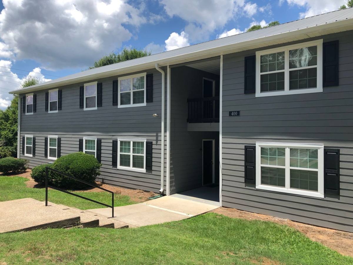 Apartment for rent at 335 W Broad St, Hoschton, GA 30548