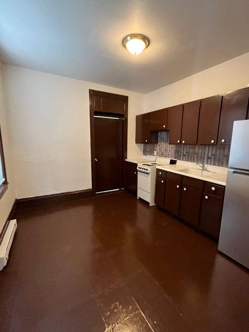 Apartment for rent at 418-422 Locust St, Columbia, PA 17512