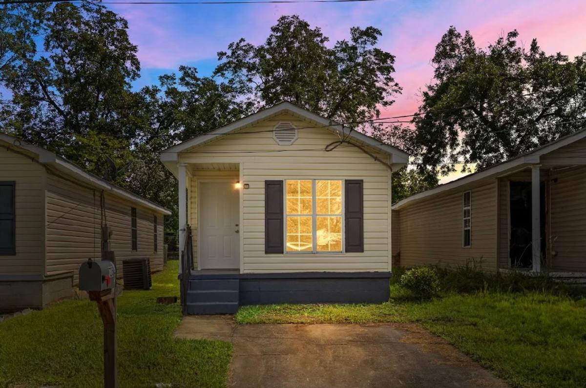 Apartment for rent at 725 3rd Ave N, Bessemer, AL 35020