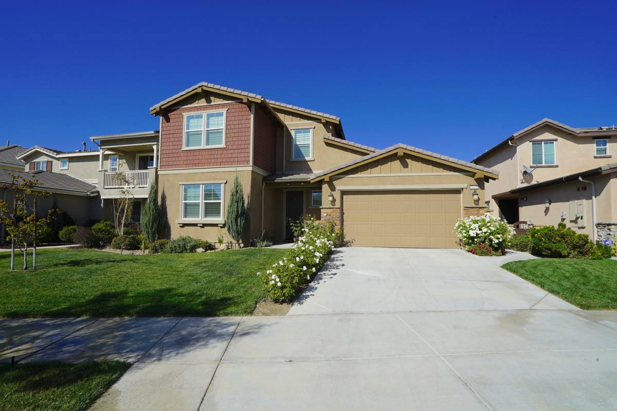 House for rent at 22495 Brightwood Place, Santa Clarita, CA 91350