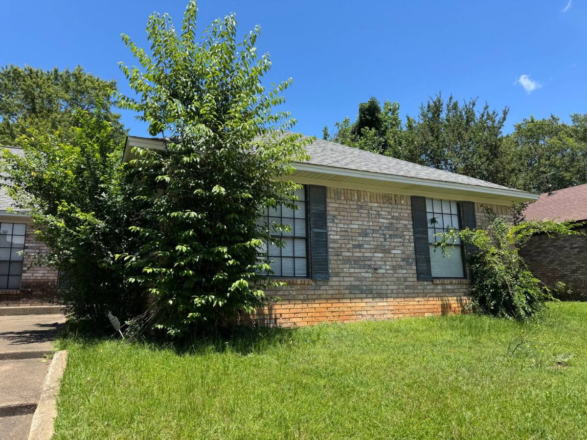 Apartment for rent at 306-308 Brookwood, Texarkana, TX 75501
