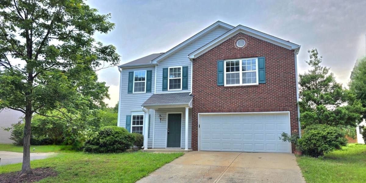 10309 Wakerobin Lane, Charlotte, NC 28213