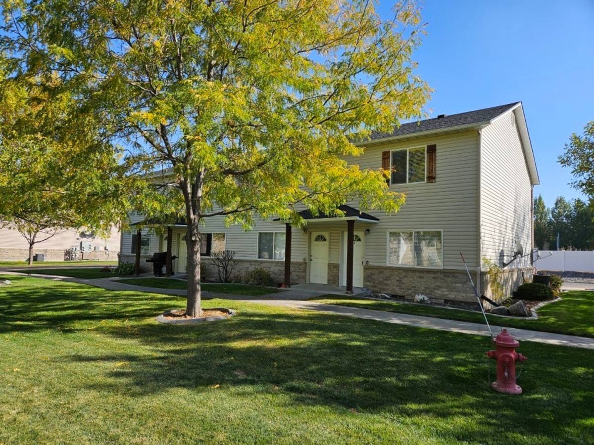 Townhouse for rent at 616 Sunflower Rd, Rexburg, ID 83440