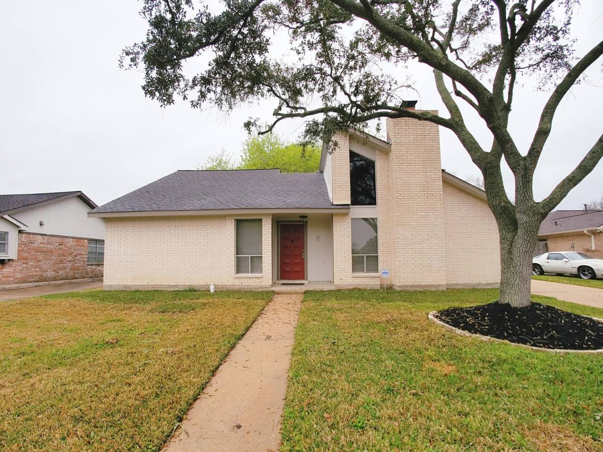 House for rent at 1923 Quail Valley E Dr, Missouri City, TX 77459
