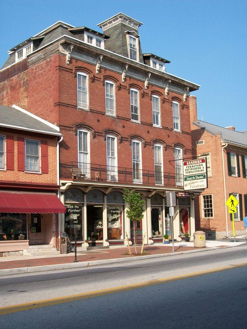 Apartment for rent at 39-43 E Main St, Waynesboro, PA 17268