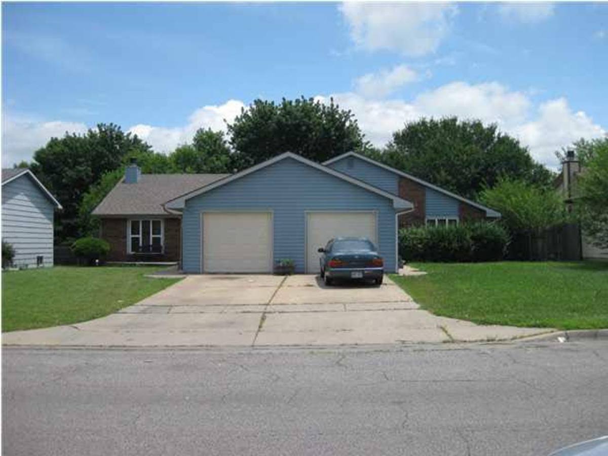 Apartment for rent at 2428-30 S Capri, Wichita, KS 67210