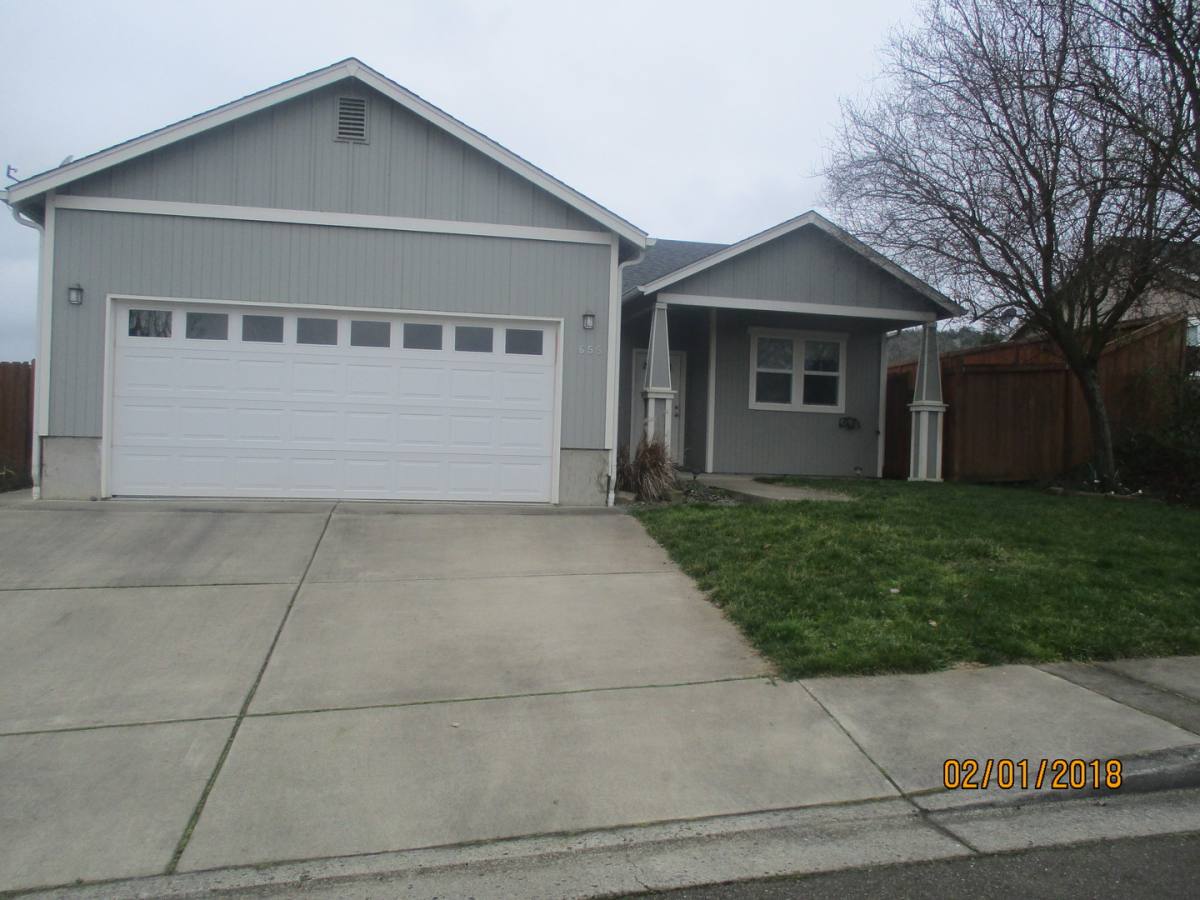 House for rent at 655 Callahan Dr, Roseburg, OR 97471