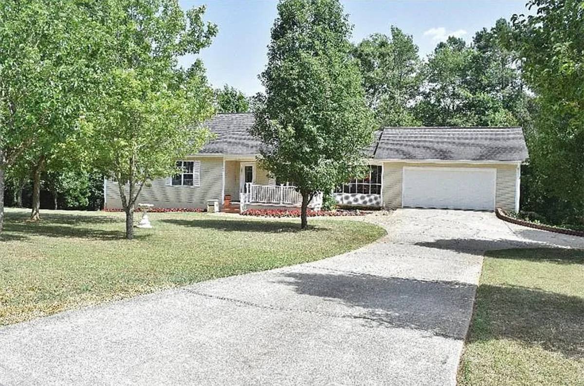 House for rent at 451 Stark St, Commerce, GA 30529