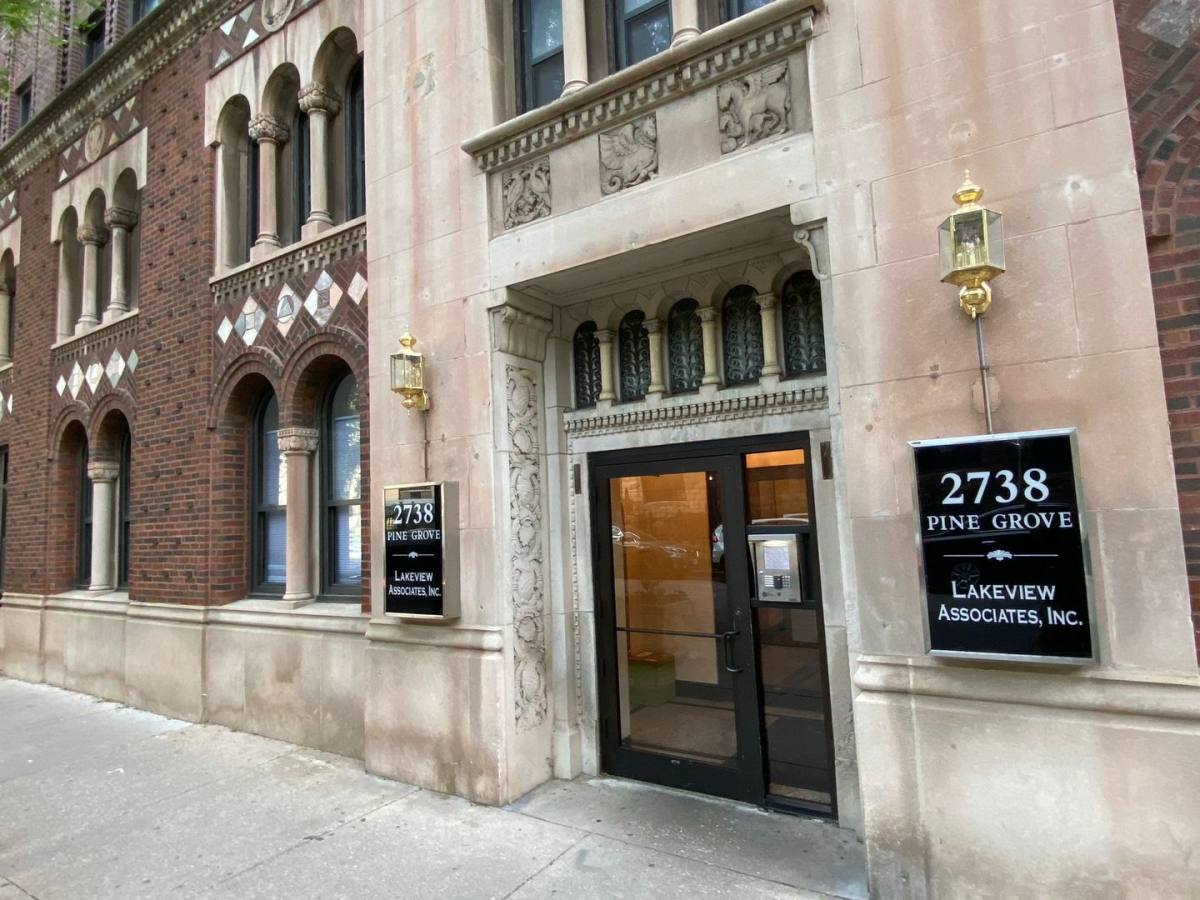 Apartment for rent at 2738 N Pine Grove, Chicago, IL 60614