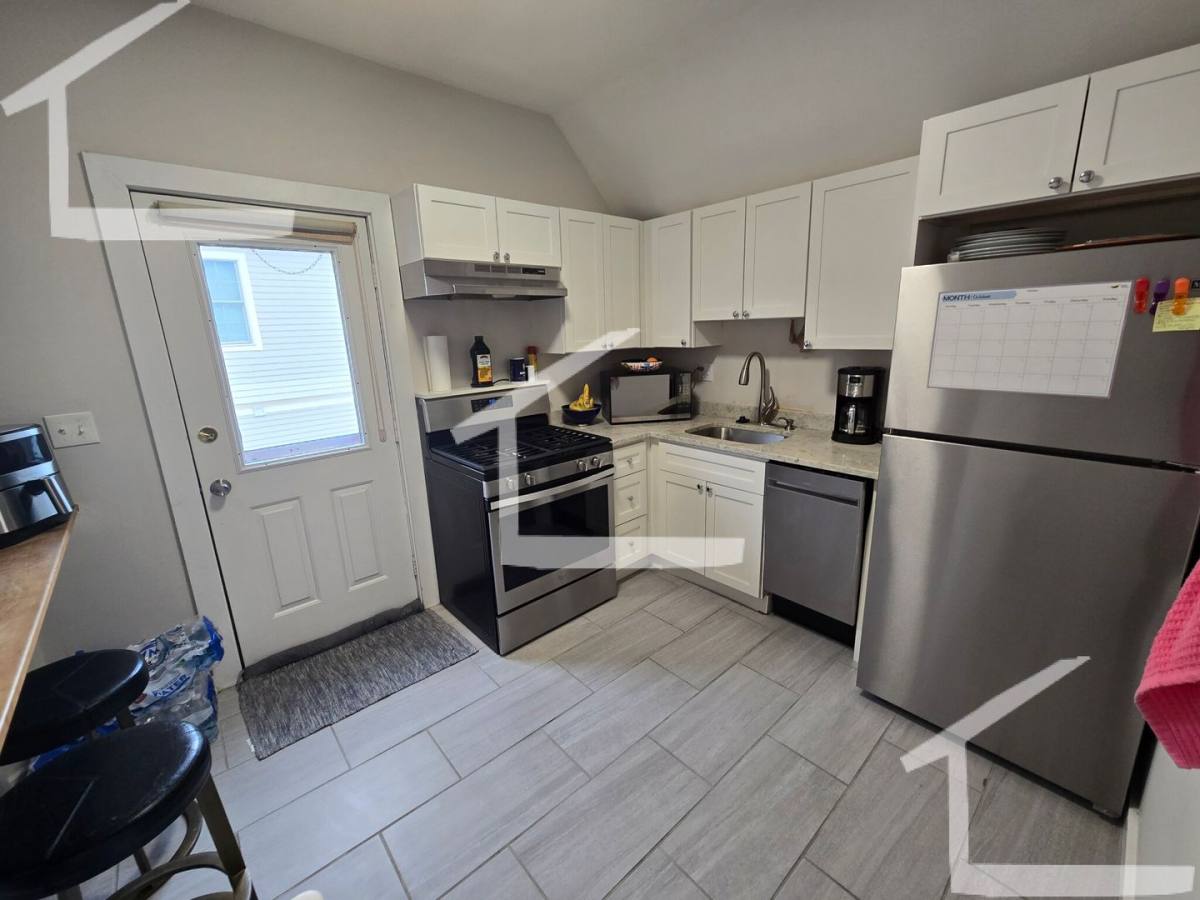 House for rent at 4B Pearl St #1, Watertown, MA 02472
