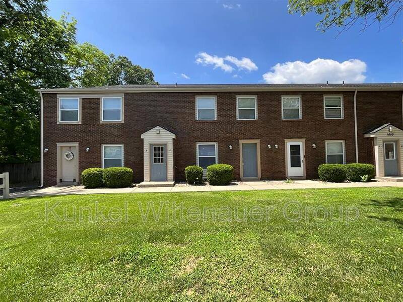 Apartment for rent at 1810-2 Jamestown Rd, Belleville, IL 62226