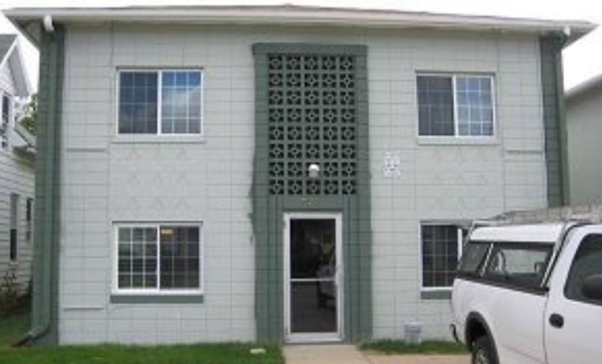 Apartment for rent at 511-513 C Ave NW, Cedar Rapids, IA 52405