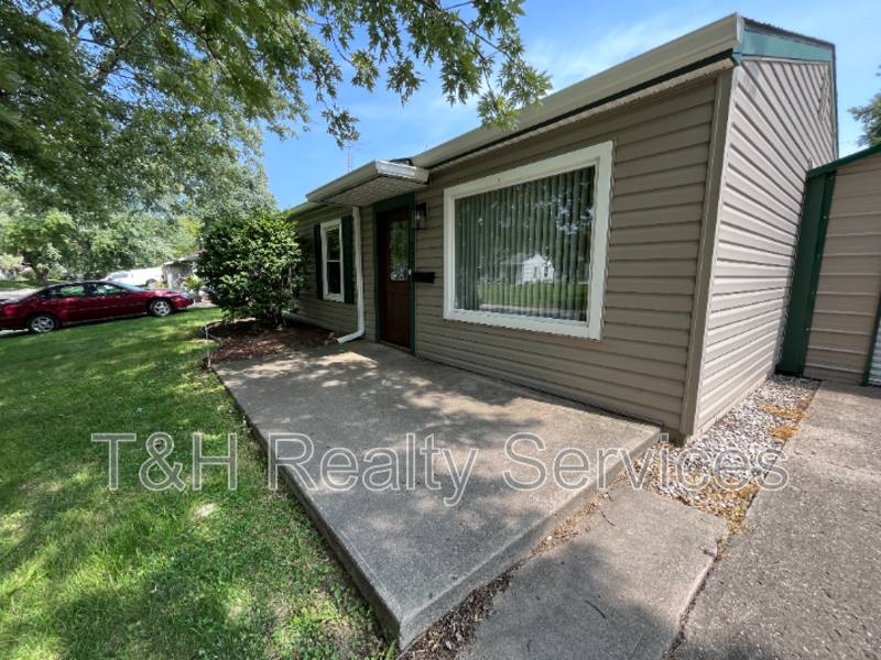 House for rent at 232 Gaywood Dr, Anderson, IN 46017