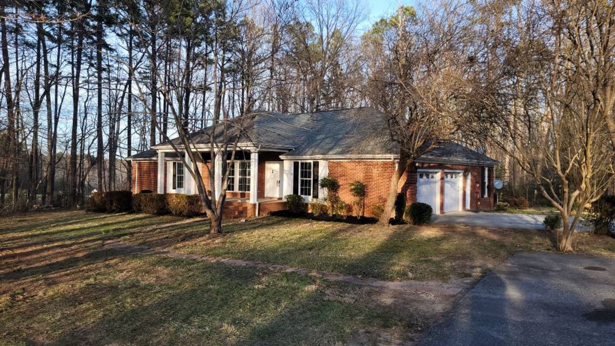 Apartment for rent at 924 Forest Lane, South Hill, VA 23970