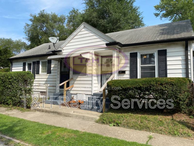 Apartment for rent at 2102 E 46th St, Indianapolis, IN 46205