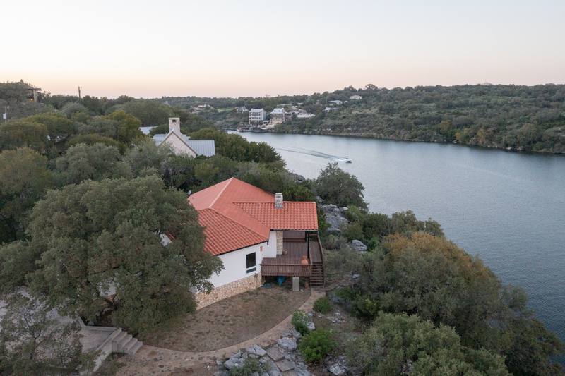 House for rent at 830 Los Escondidos Rd, Marble Falls, TX 78654