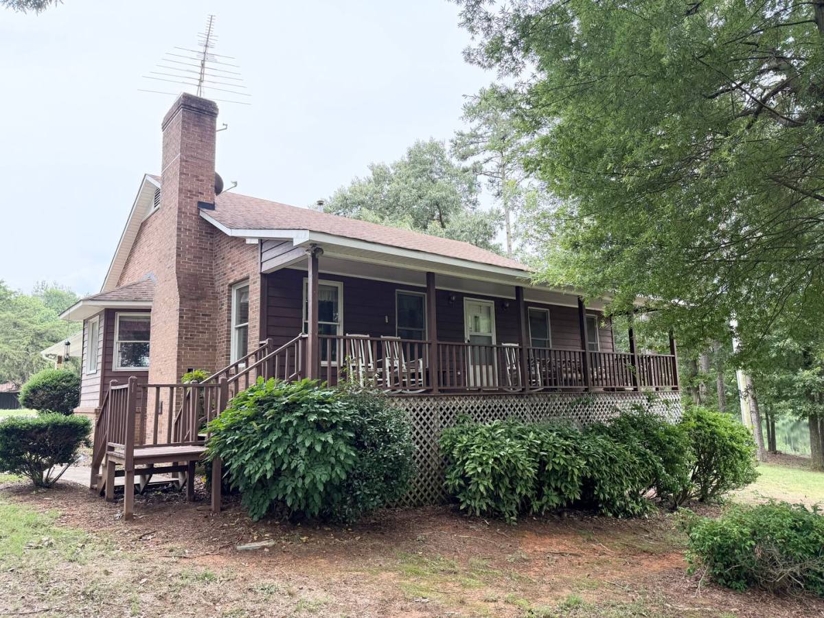 House for rent at 2896 Bill Curlee Rd, Polkton, NC 28135