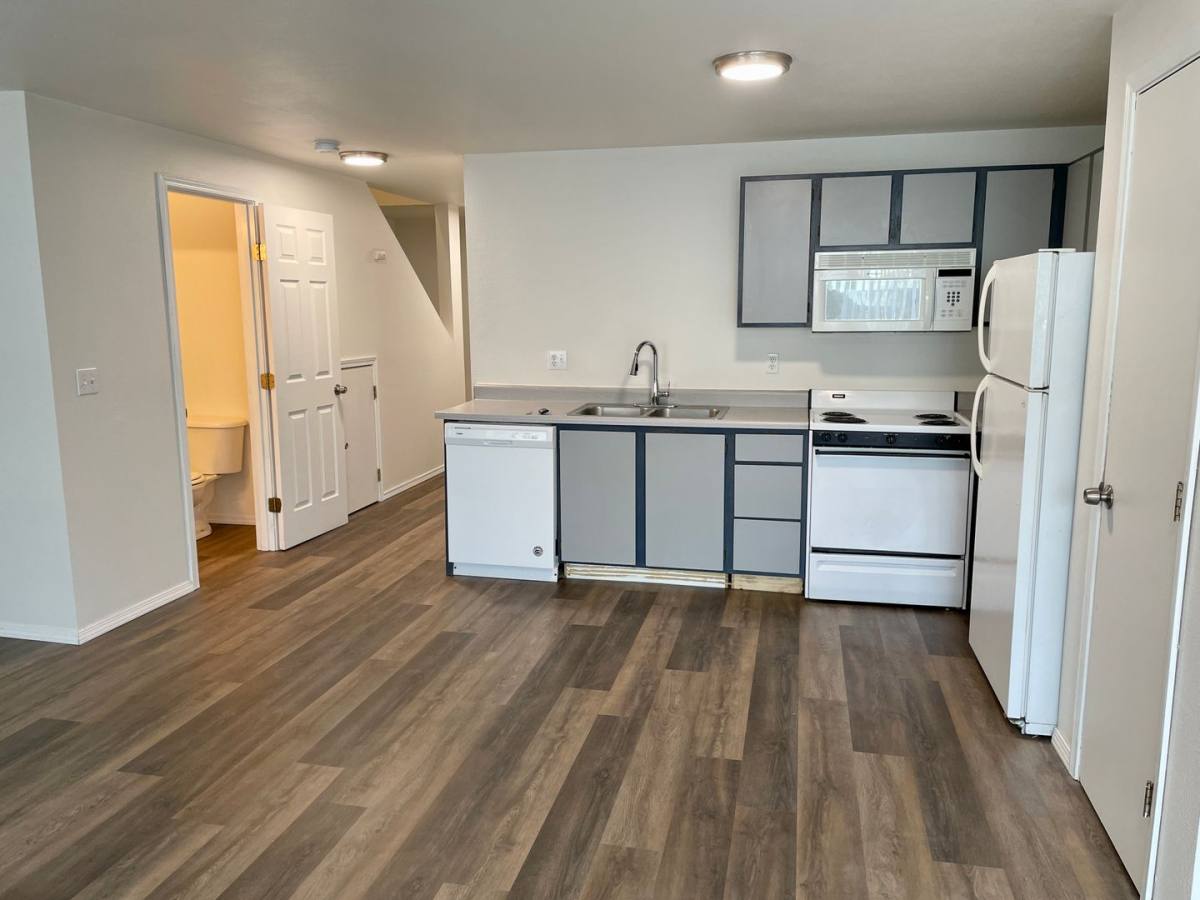 Townhouse for rent at 803-899 NW 10th St, Prineville, OR 97754