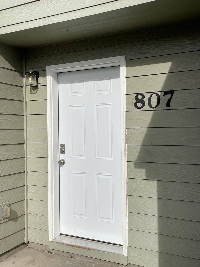 Townhouse for rent at 803-899 NW 10th St, Prineville, OR 97754