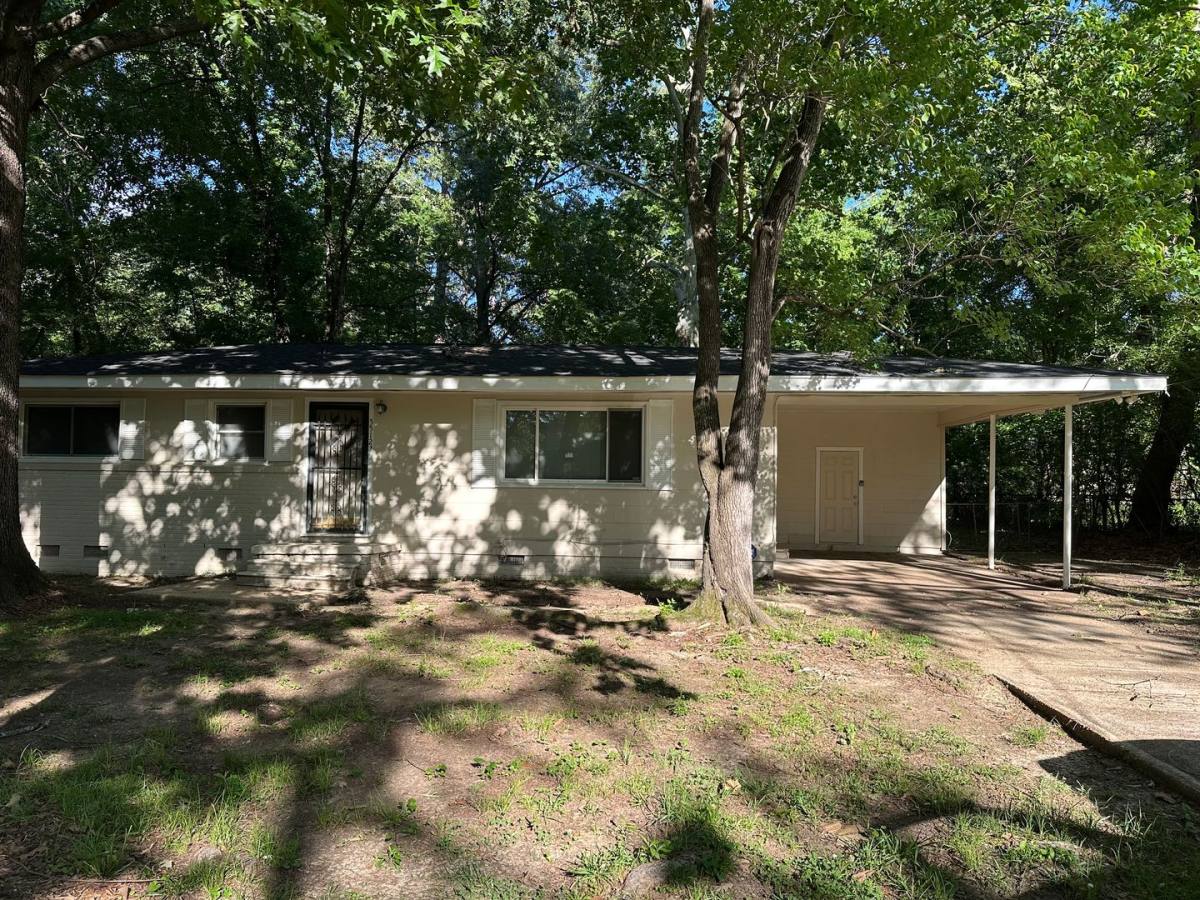 House for rent at 5512 Mimosa Dr, Jackson, MS 39206
