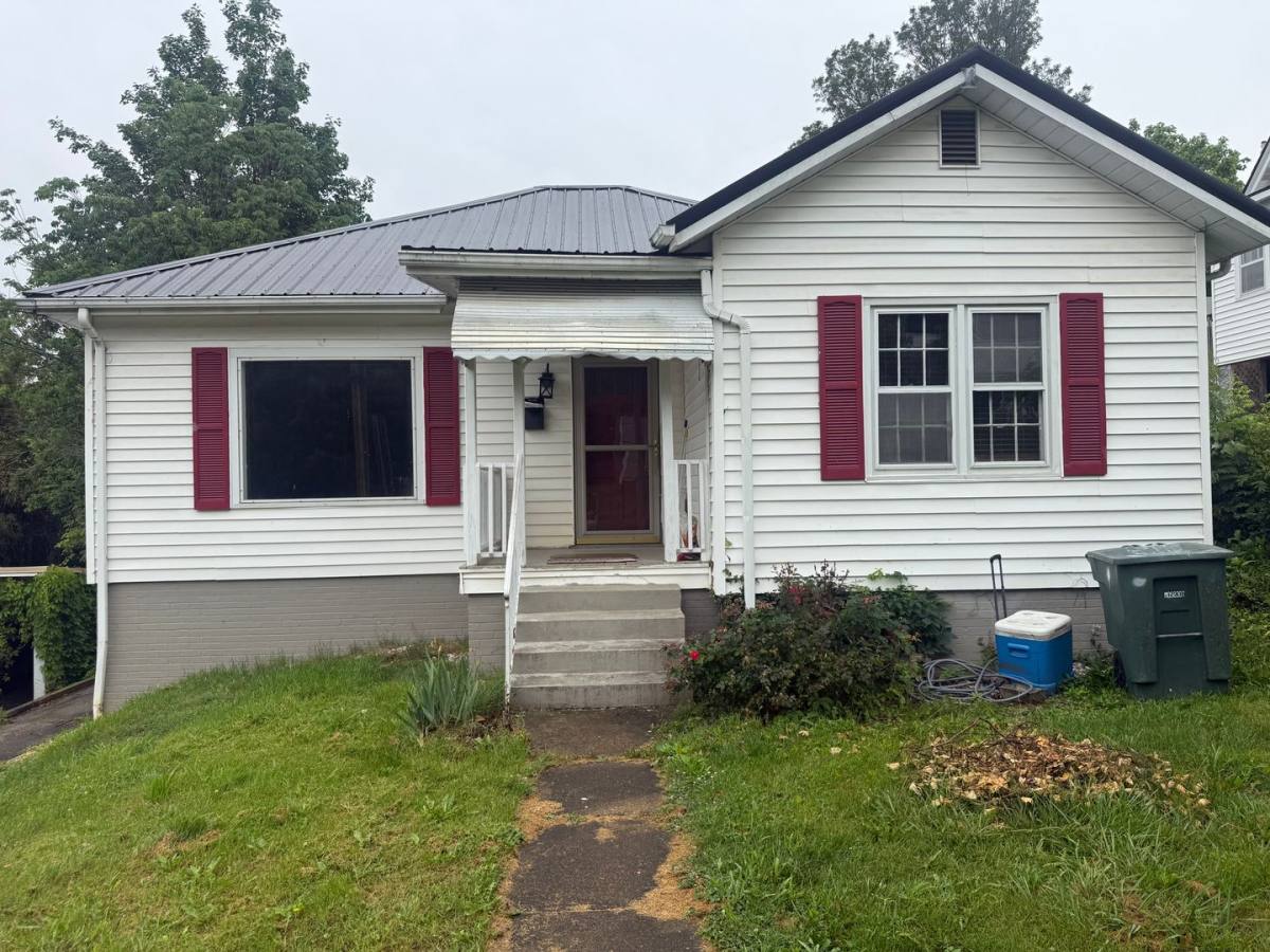 Townhouse for rent at 113 W McKee St, Greeneville, TN 37743