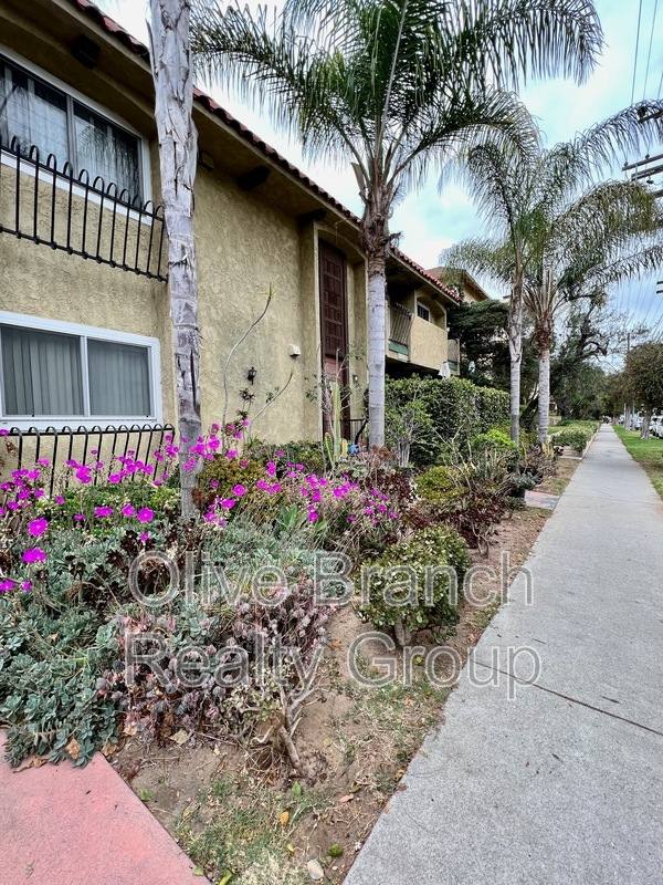 Apartment for rent at 8161 Manitoba St #2, Playa Del Rey, CA 90293