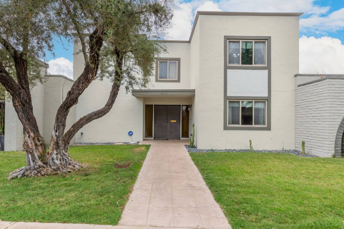 Townhouse for rent at 8212 E Rovey Ave, Scottsdale, AZ 85250