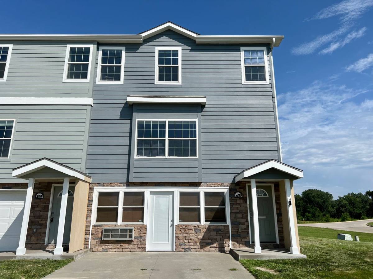 Apartment for rent at 3746 Saddle Horn Trail, Ogden, KS 66517